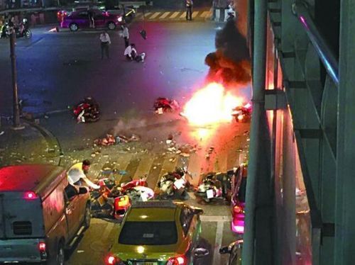 曼谷爆炸死者家屬路祭哭斷腸