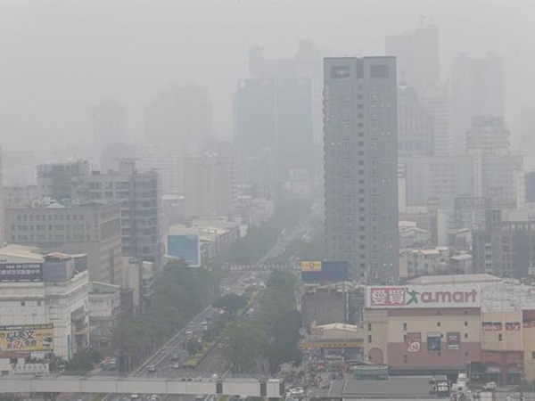 【两岸】大陆PM2.5的信息公开 大陸霾害侵襲台灣