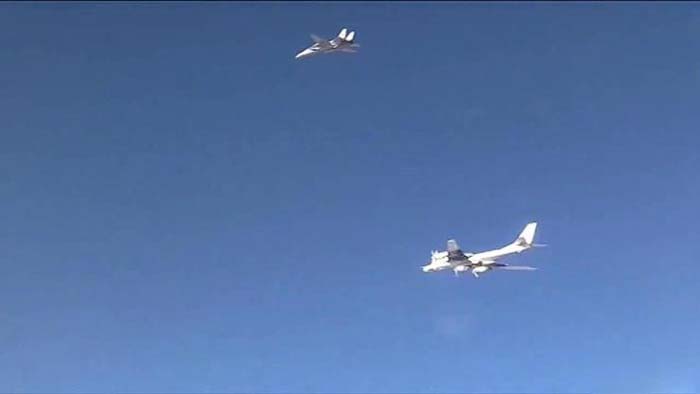 美媒：伊朗出動最強F14戰機為俄轟炸機護航