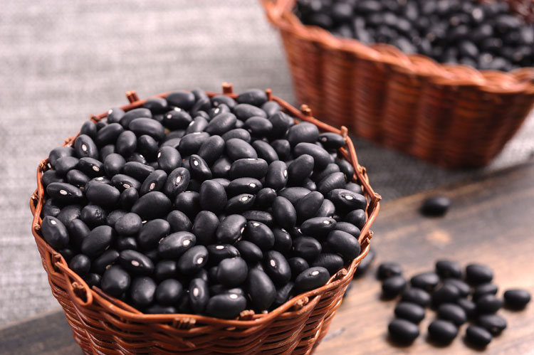 黑色食物黑豆最营养