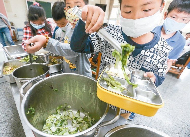 【台灣】基改食材禁入校園 營養午餐多5元