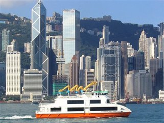 香港必須加快經濟結構的實體化