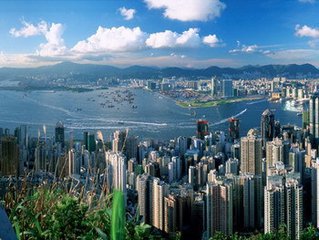 “香港有優勢，對經濟有信心”