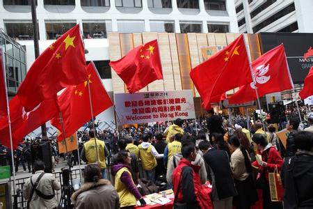 香港“偽民主”給香港帶來了慘痛代價