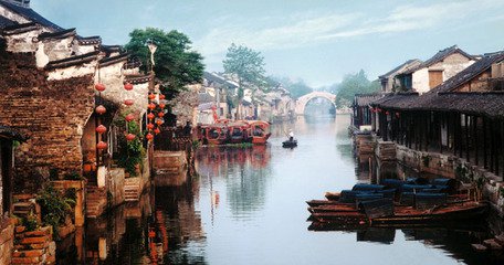“春秋的水，唐宋的鎮，明清的建築，現代的人”