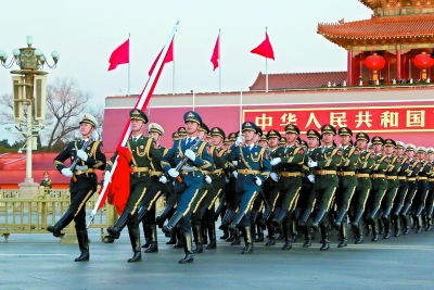 解放軍天安門廣場首執升旗禮