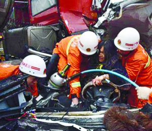 粵逾百站點發低溫預警  多處路段車輛遭殃