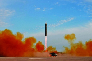 傅瑩：中國堅持自衛防禦核戰略