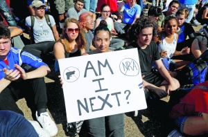美國多地學生罷課示威 呼籲政府加強槍支管制