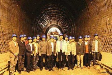中國智慧戰勝“工程師的噩夢”   北非最長隧道貫通