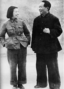揭秘：毛澤東和江青結婚根本不存在什么“約法三章”
