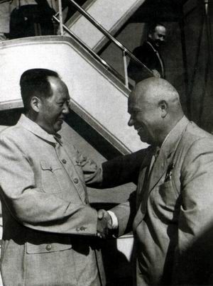 赫魯曉夫質問毛澤東：老大哥為何不能批評你們？